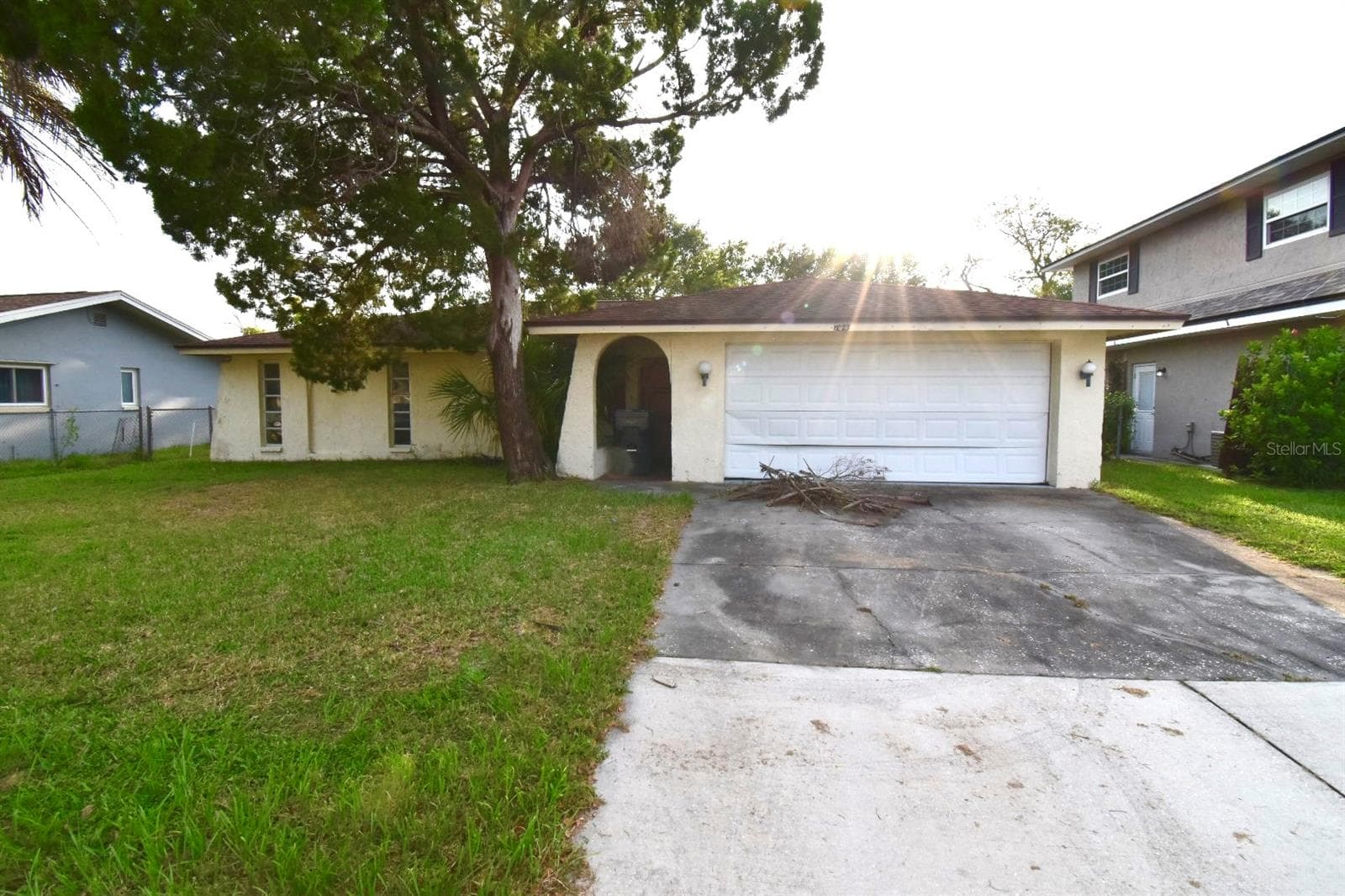 704 LEMONWOOD DR
