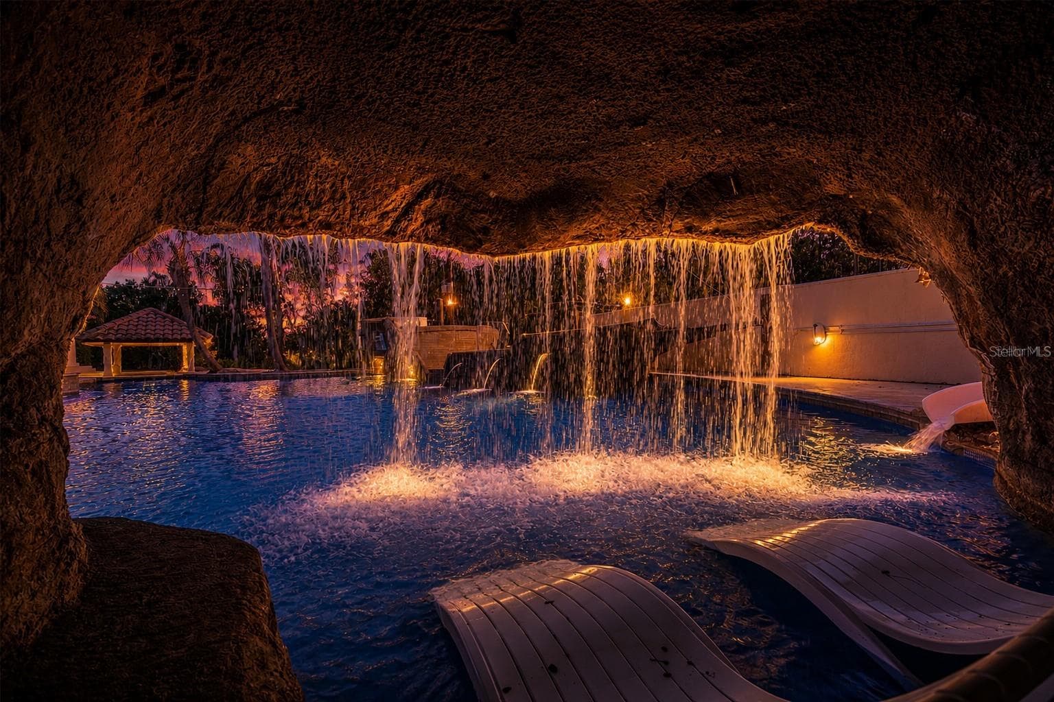 Twilight Grotto Poolside Retreat - 19165 GERACI RD, LUTZ