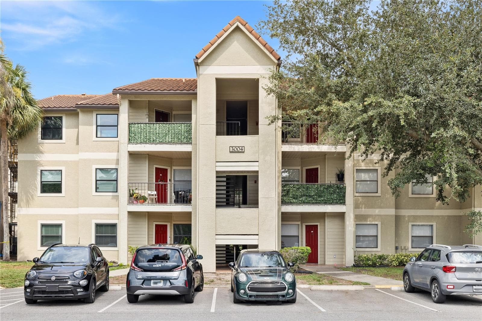 3004 PARKWAY BLVD #101