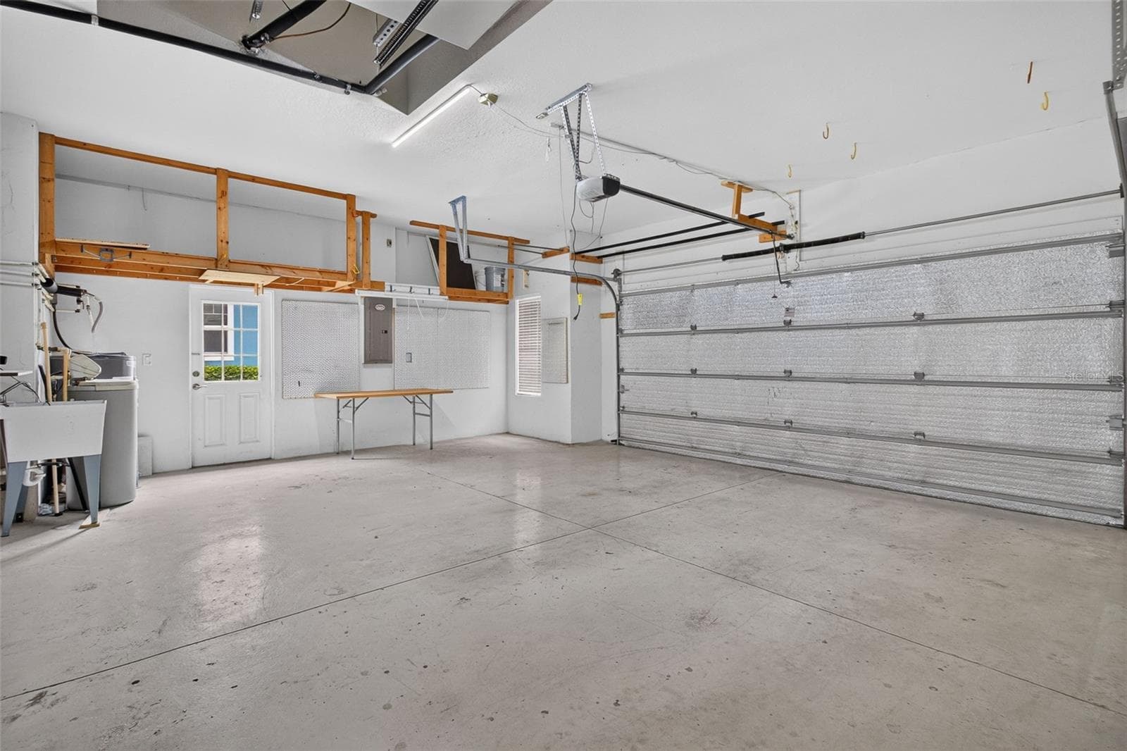 Oversized Garage 19.4 x 23.1 - 11156 MERGANSER WAY, NEW PORT RICHEY