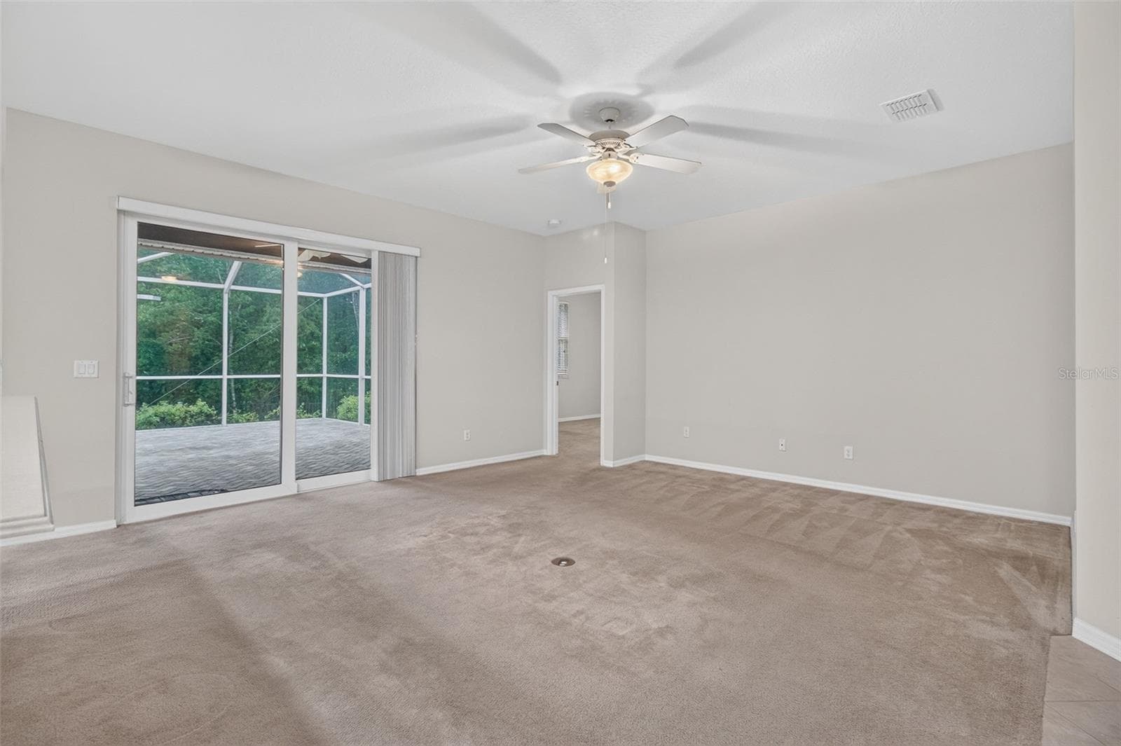 Family Room with Center Floor outlet - 11156 MERGANSER WAY, NEW PORT RICHEY