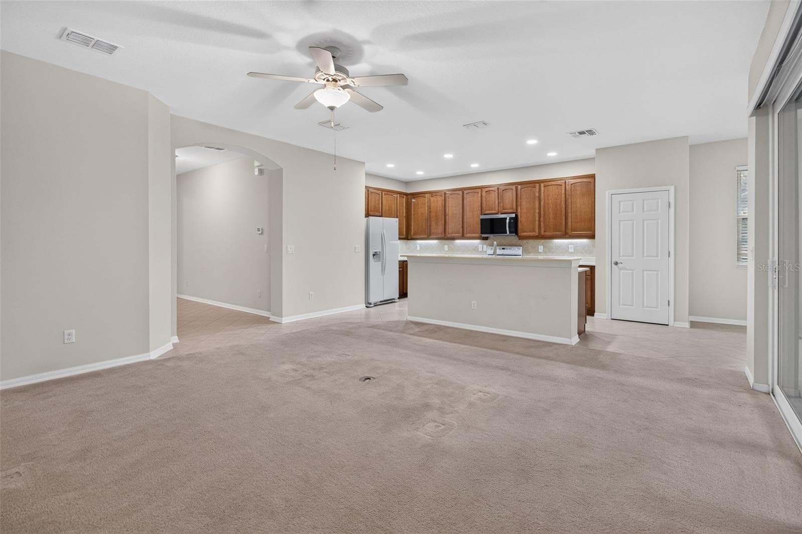 Kitchen Family Room Combination - 11156 MERGANSER WAY, NEW PORT RICHEY