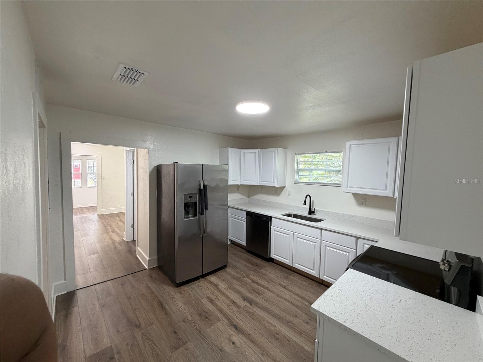 Kitchen - 233 S RHODES ST, MOUNT DORA