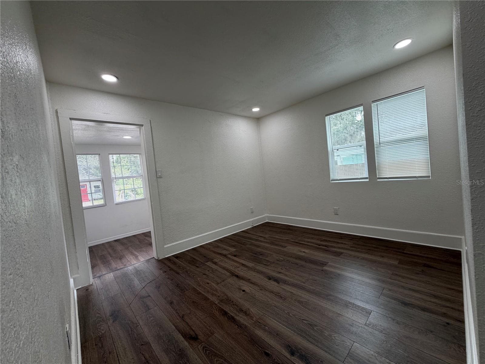 Living Room - 233 S RHODES ST, MOUNT DORA