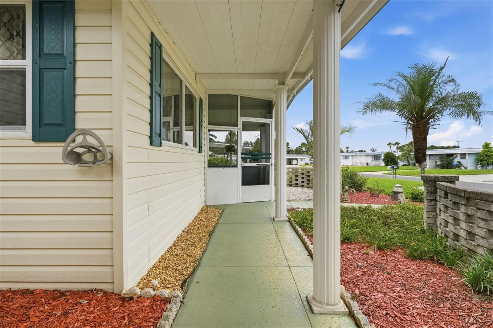 front-side to entrance - 928 MORNINGVIEW DR, TAVARES