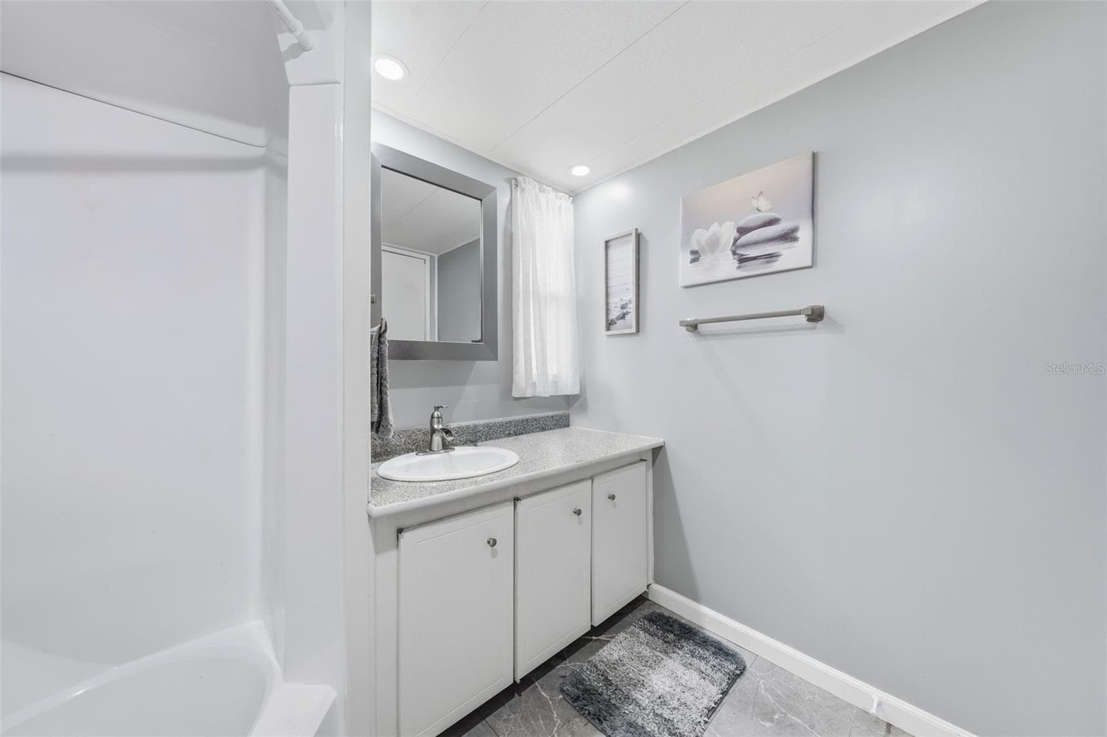 primary bath - 928 MORNINGVIEW DR, TAVARES