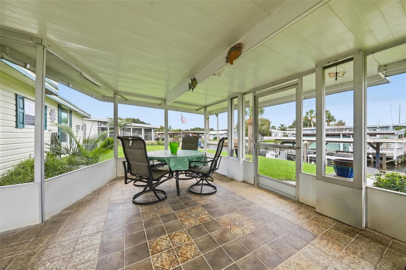 Mobile Home at 928 MORNINGVIEW DR, TAVARES, photo 40 of 63