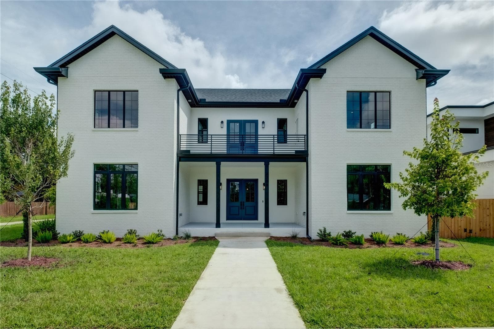 805 W INDIANA AVE
