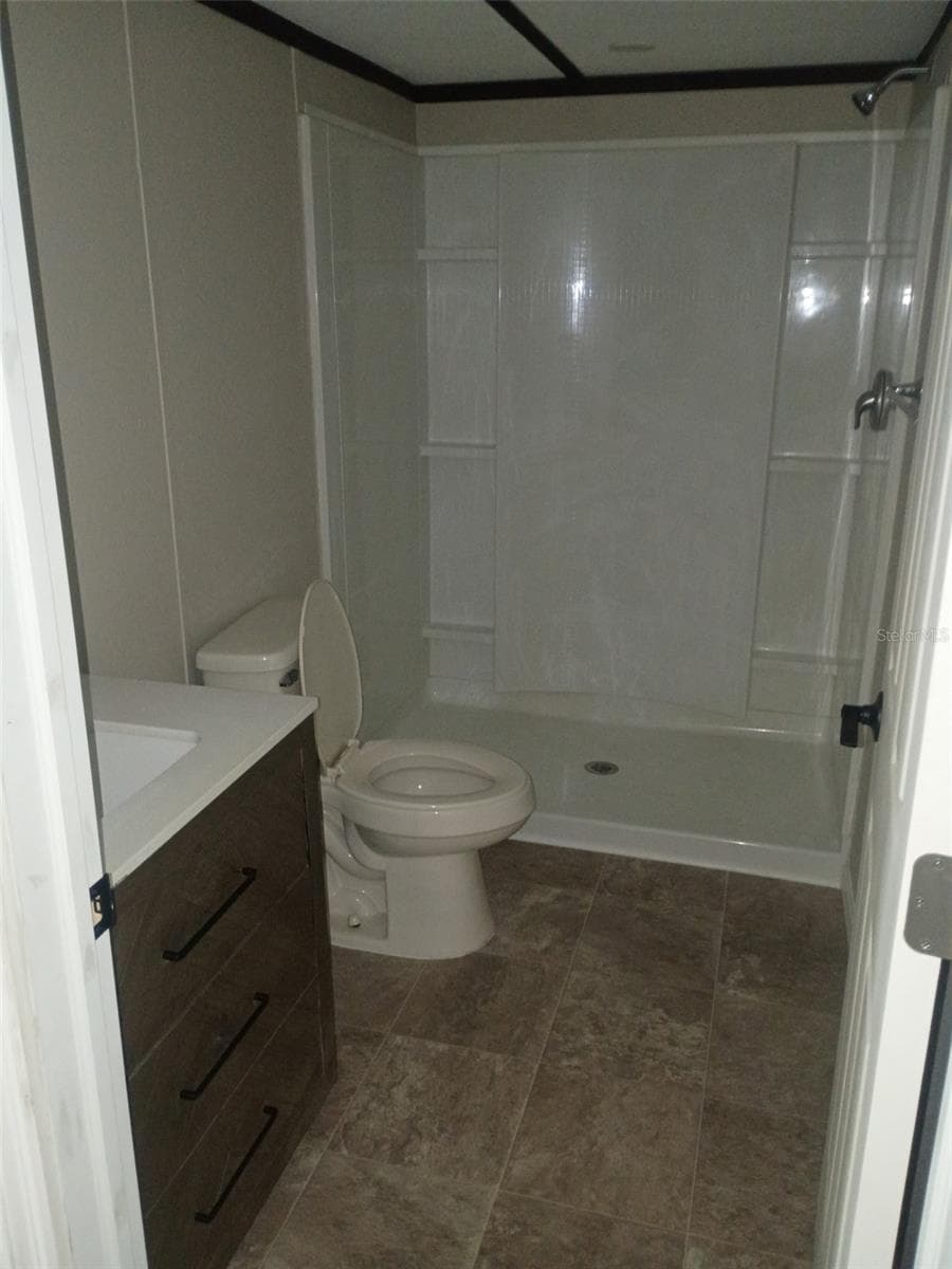Manufactured Home at 11441 KO DR, LAKELAND, photo 13 of 25