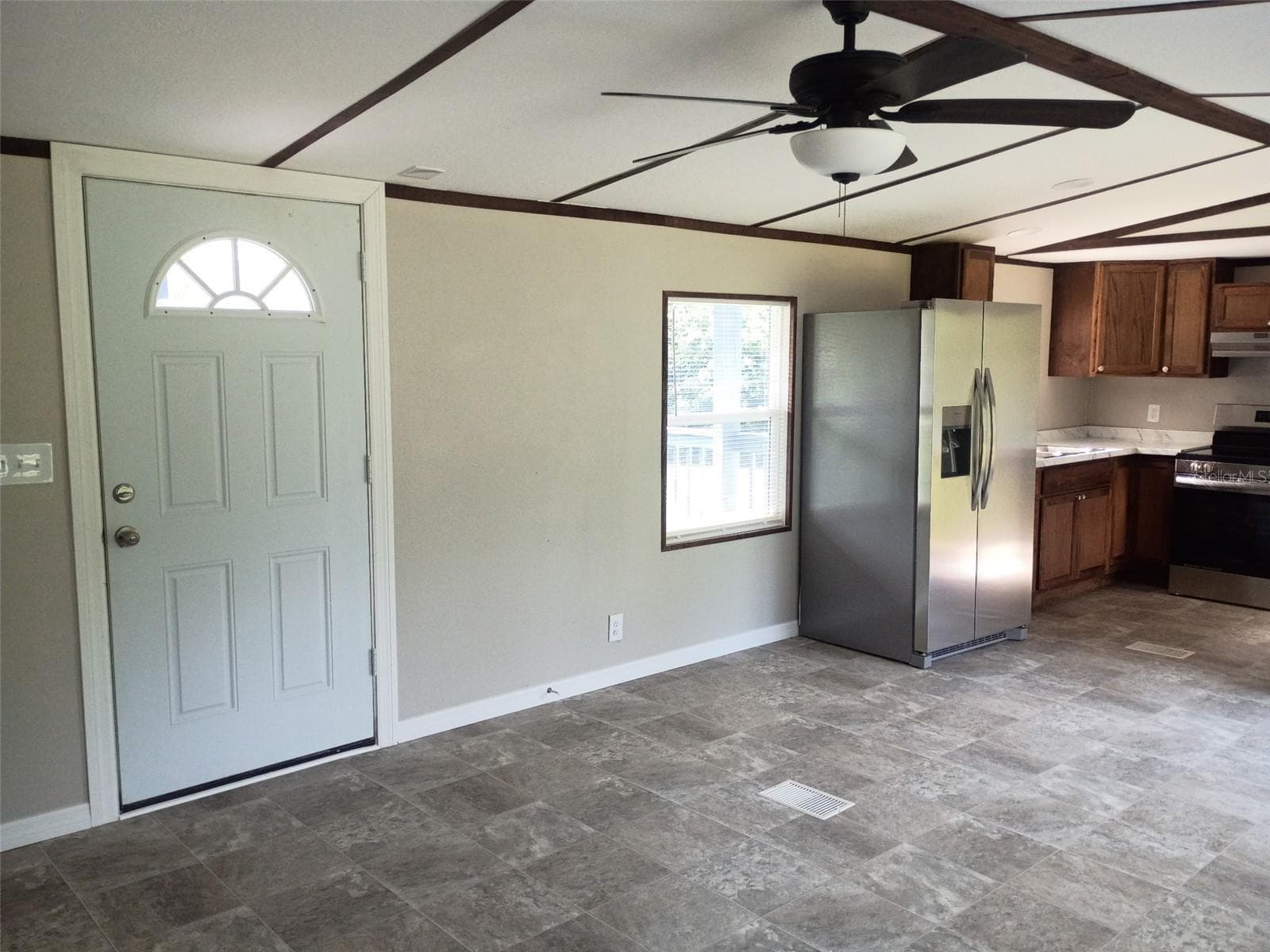 Manufactured Home at 11441 KO DR, LAKELAND, photo 15 of 25
