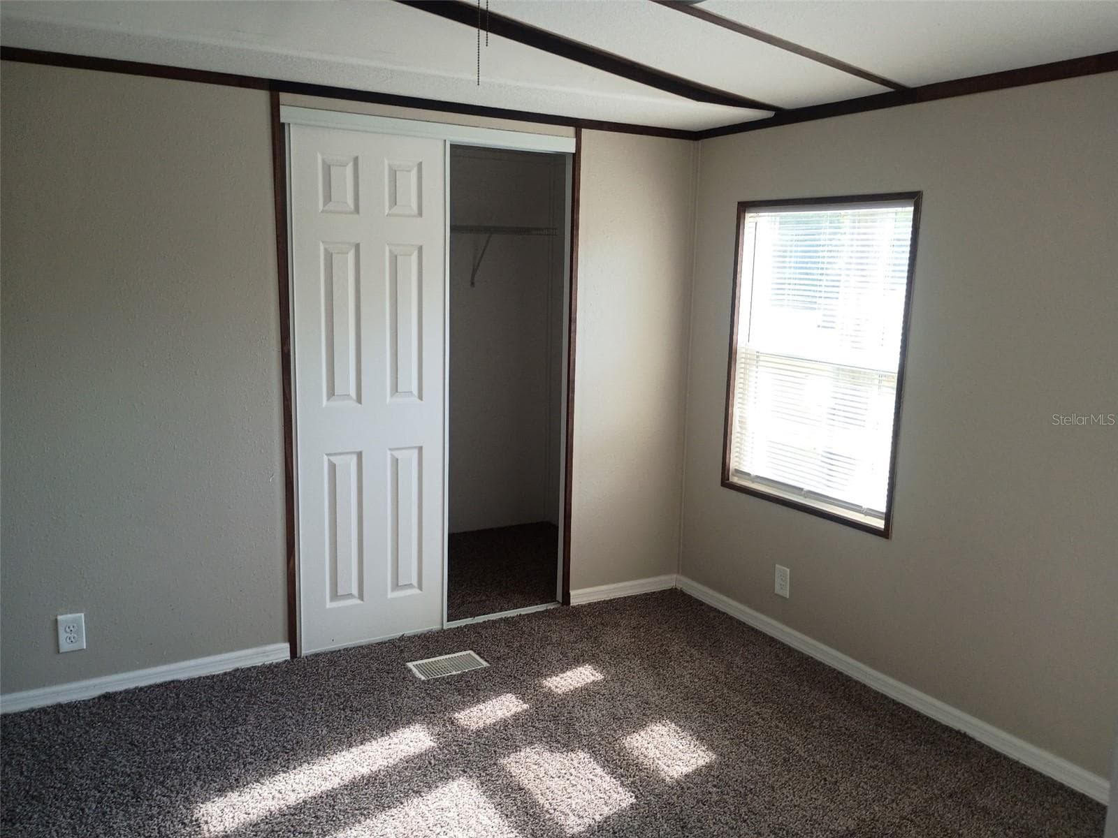 Manufactured Home at 11441 KO DR, LAKELAND, photo 16 of 25