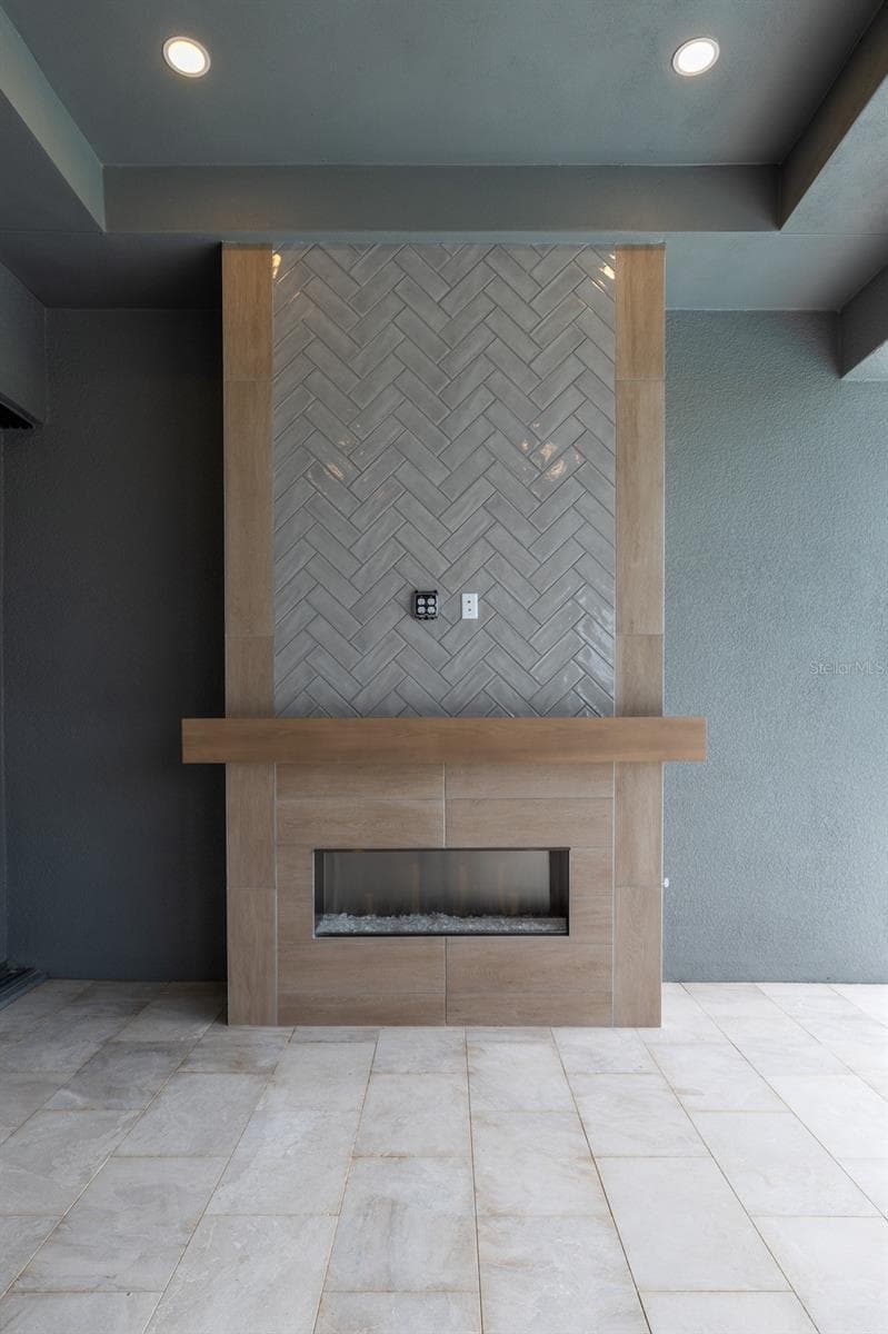 Outdoor Fireplace - 257 BLUE PEARL CT., SARASOTA