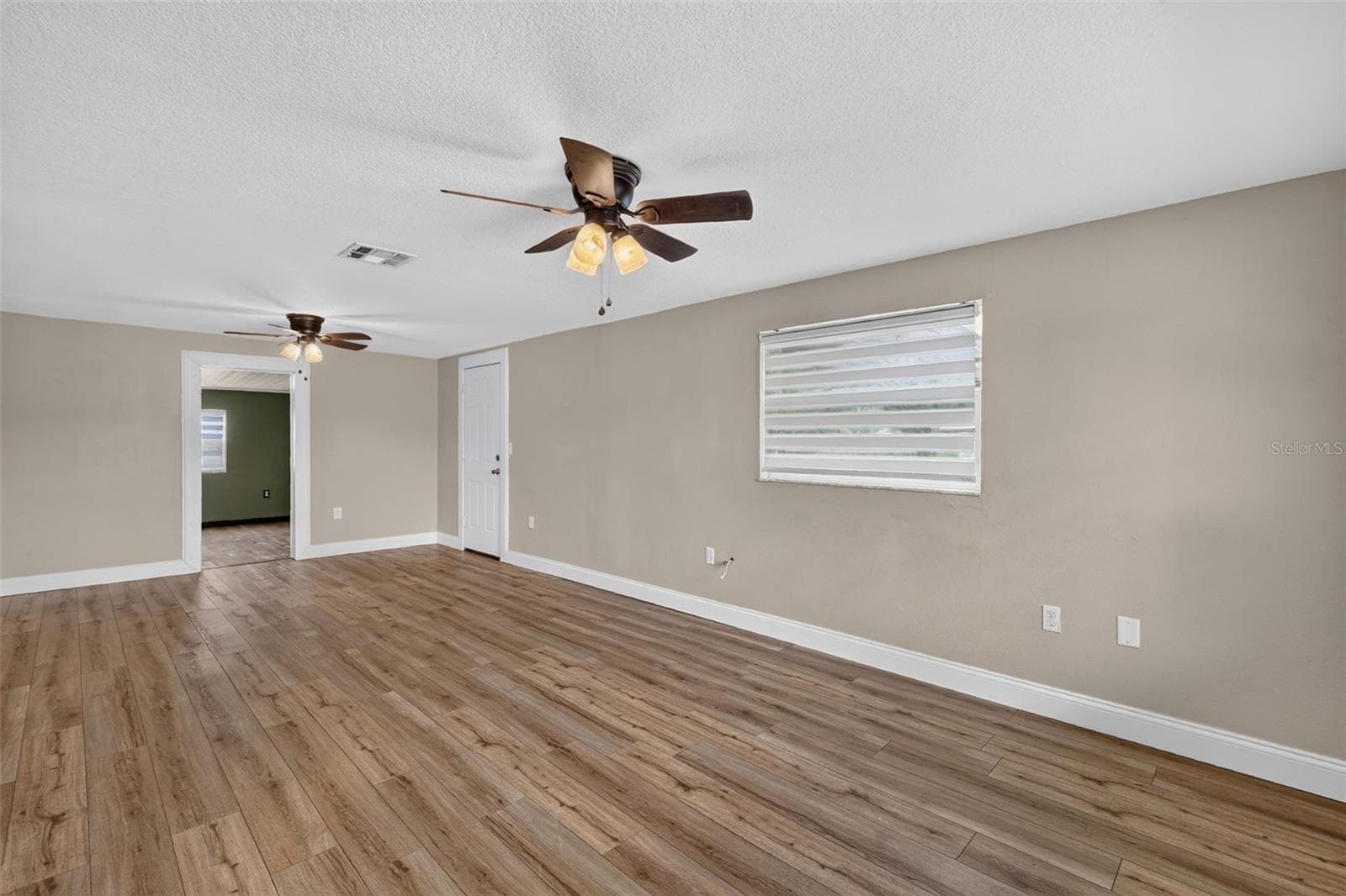 Single Family Residence at 1111 DORA AVE, TAVARES, photo 3 of 34