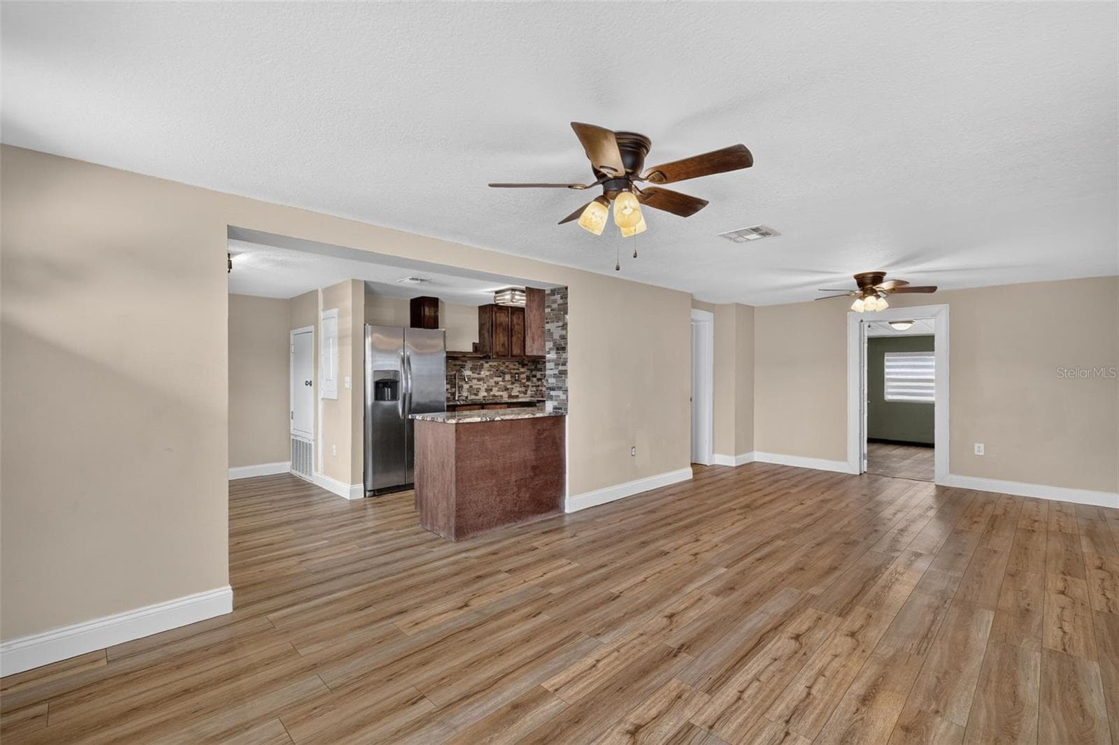 Single Family Residence at 1111 DORA AVE, TAVARES, photo 5 of 34