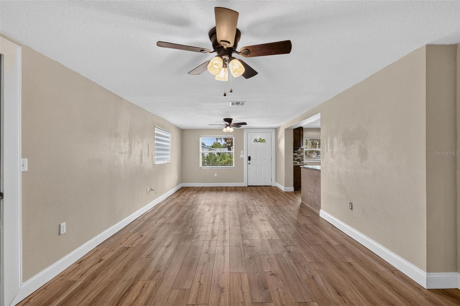Single Family Residence at 1111 DORA AVE, TAVARES, photo 7 of 34