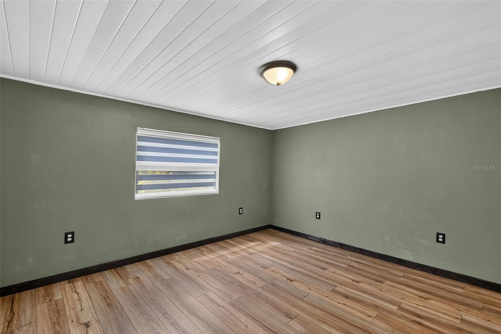 Single Family Residence at 1111 DORA AVE, TAVARES, photo 21 of 34