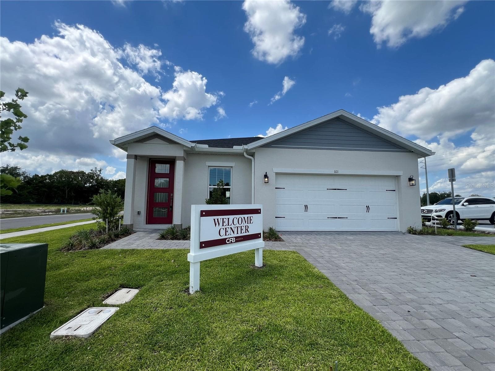 101 ELENA LAVIN CIR