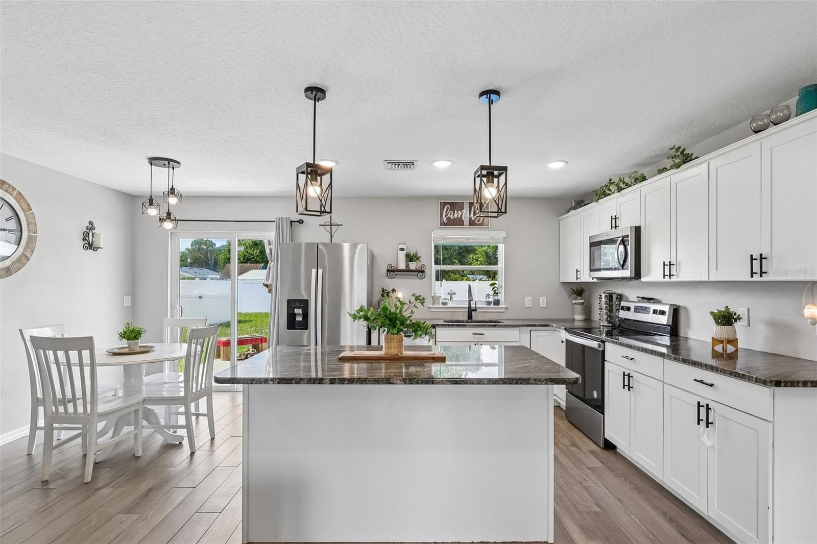 Single Family Residence at 12020 VIRGINIA DR, LEESBURG, photo 12 of 35