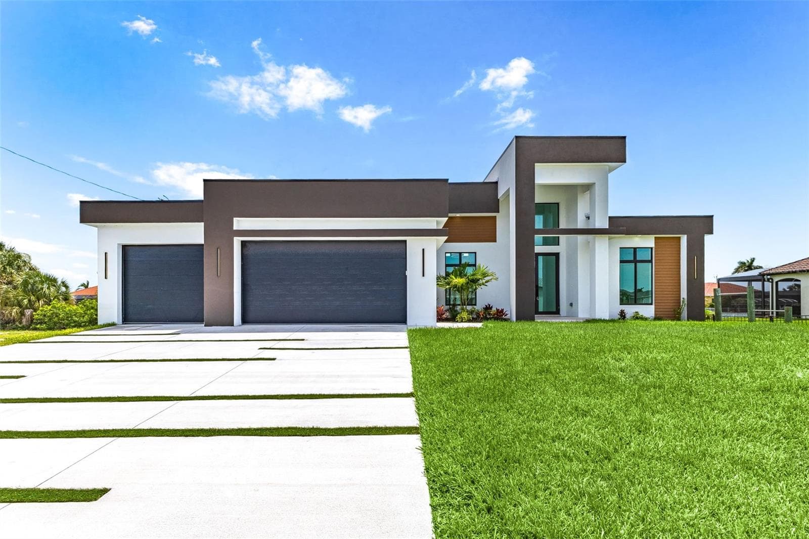1503 NW 38 AVE