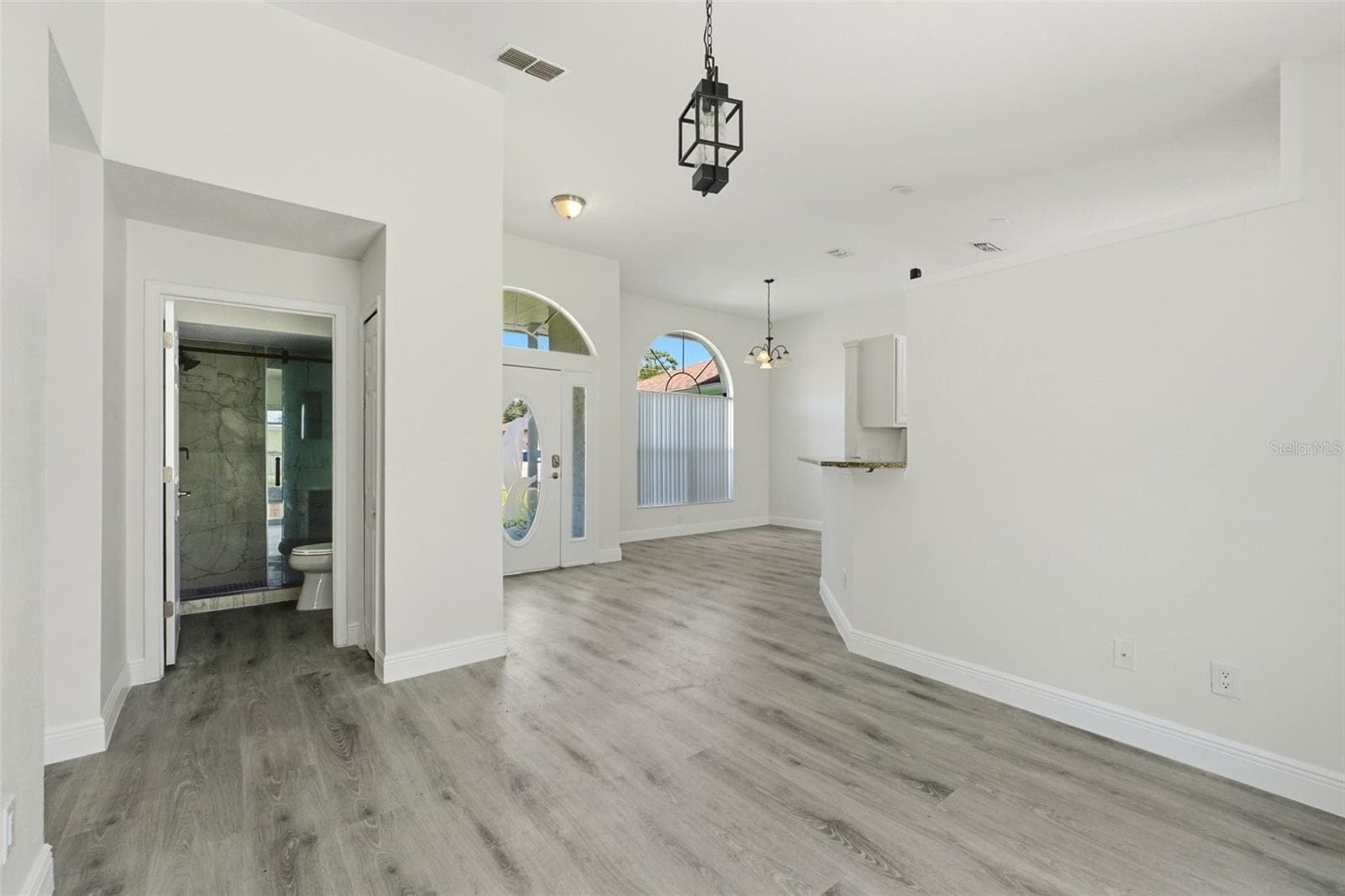 Single Family Residence at 657 MCKINLEY CT, KISSIMMEE, photo 10 of 39