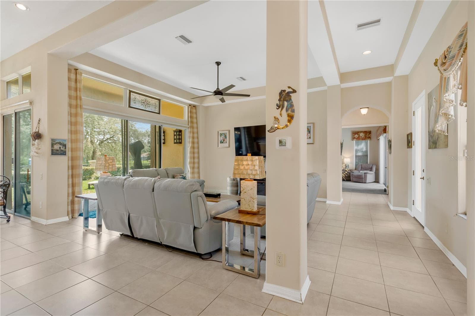 Main living area showing entrance to Primary Bedroom - 1034 W SKYVIEW LANDINGS DR, HERNANDO