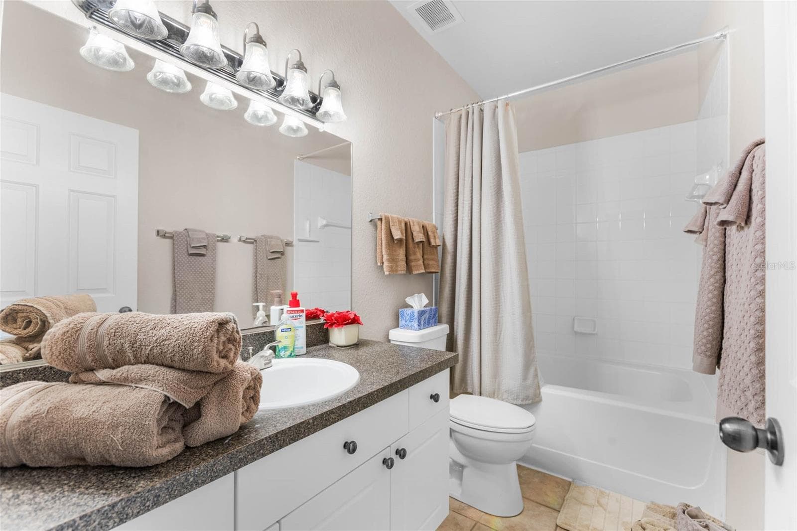Condominium at 2176 PORTOFINO PL #6-2612, PALM HARBOR, photo 5 of 45