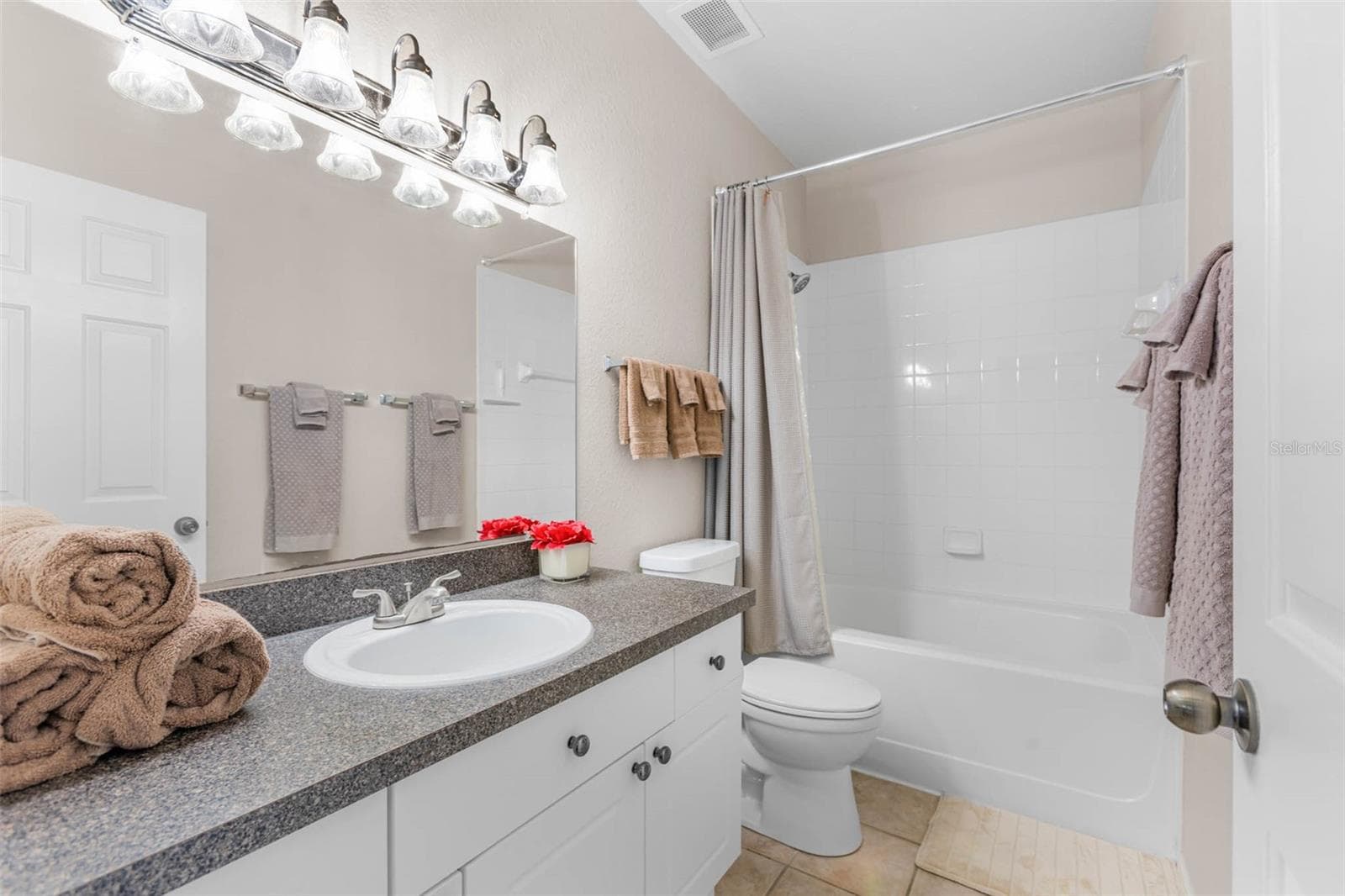 Condominium at 2176 PORTOFINO PL #6-2612, PALM HARBOR, photo 18 of 45