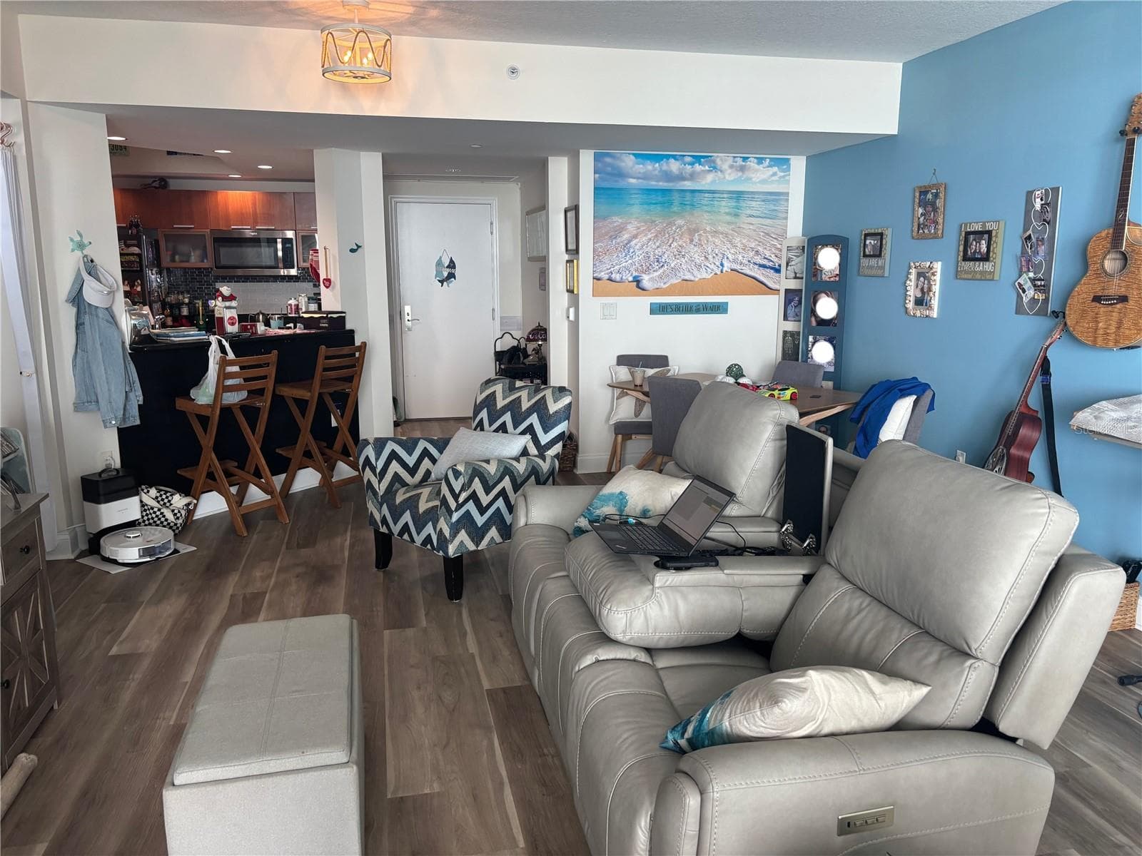 living room - 241 RIVERSIDE DR #2308, HOLLY HILL