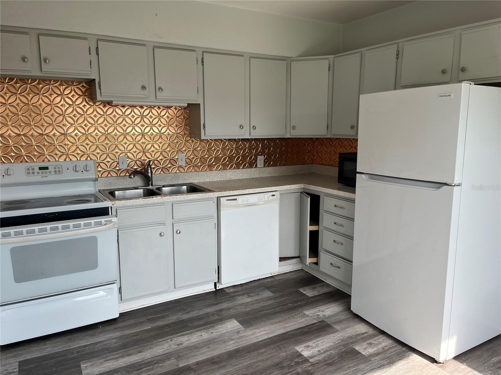 Mixed Use at 1206 E CANAL ST, MULBERRY, photo 13 of 49