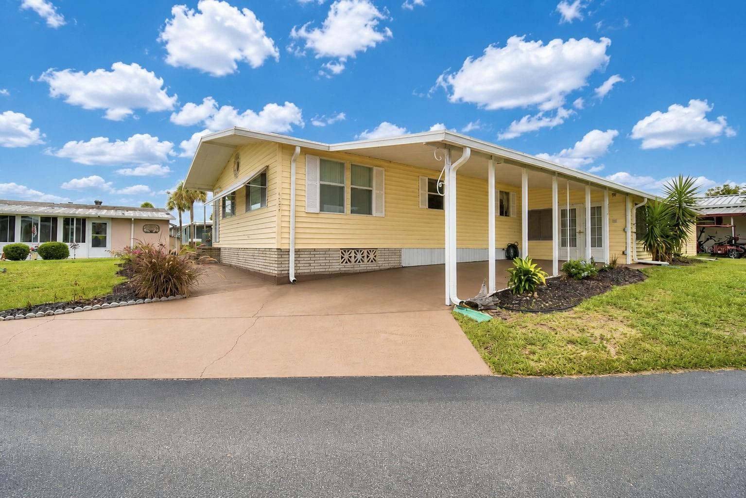 Manufactured Home at 4234 ROLLING OAKS DR, WINTER HAVEN, photo 3 of 76
