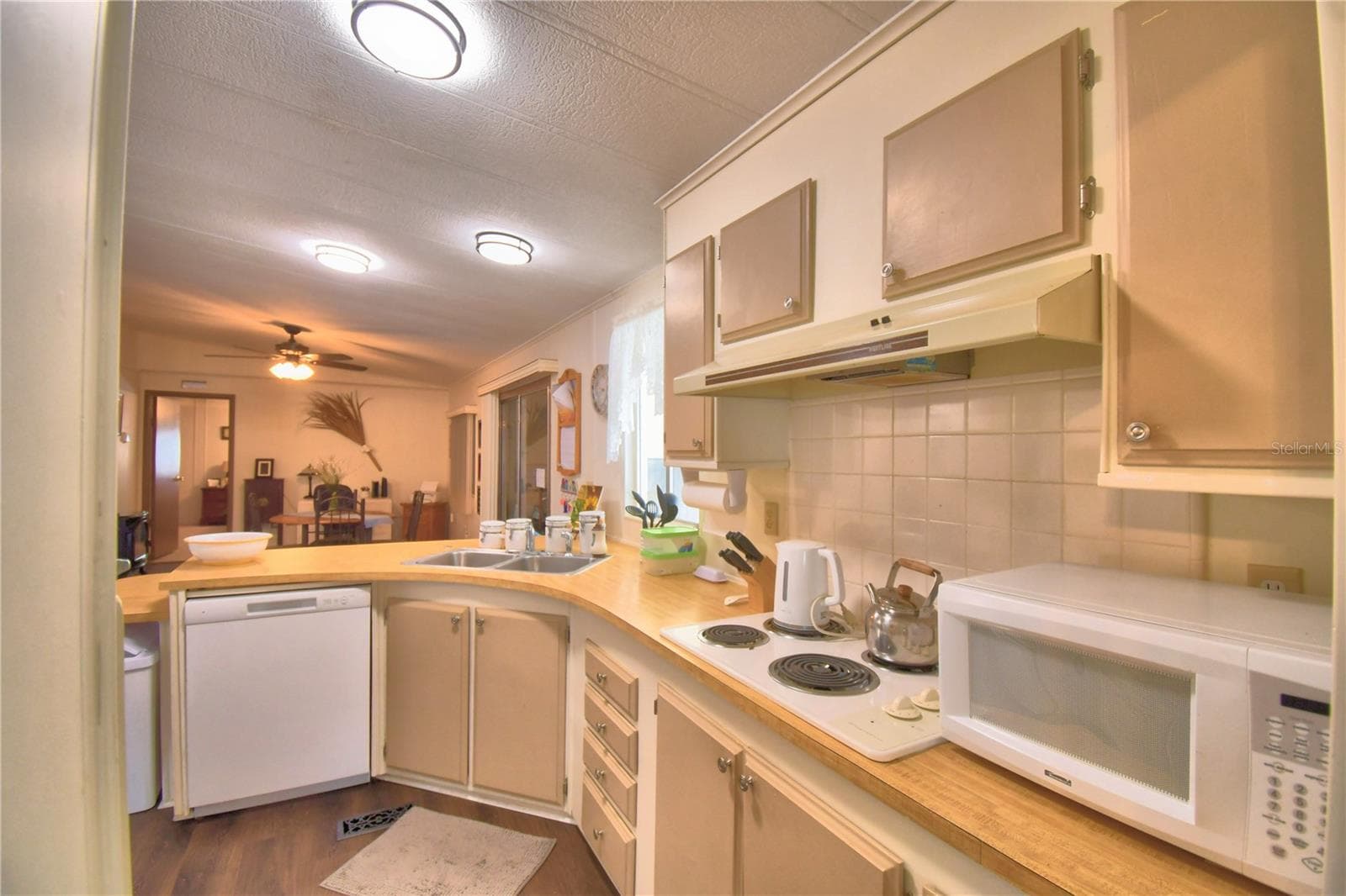 Manufactured Home at 4234 ROLLING OAKS DR, WINTER HAVEN, photo 17 of 76