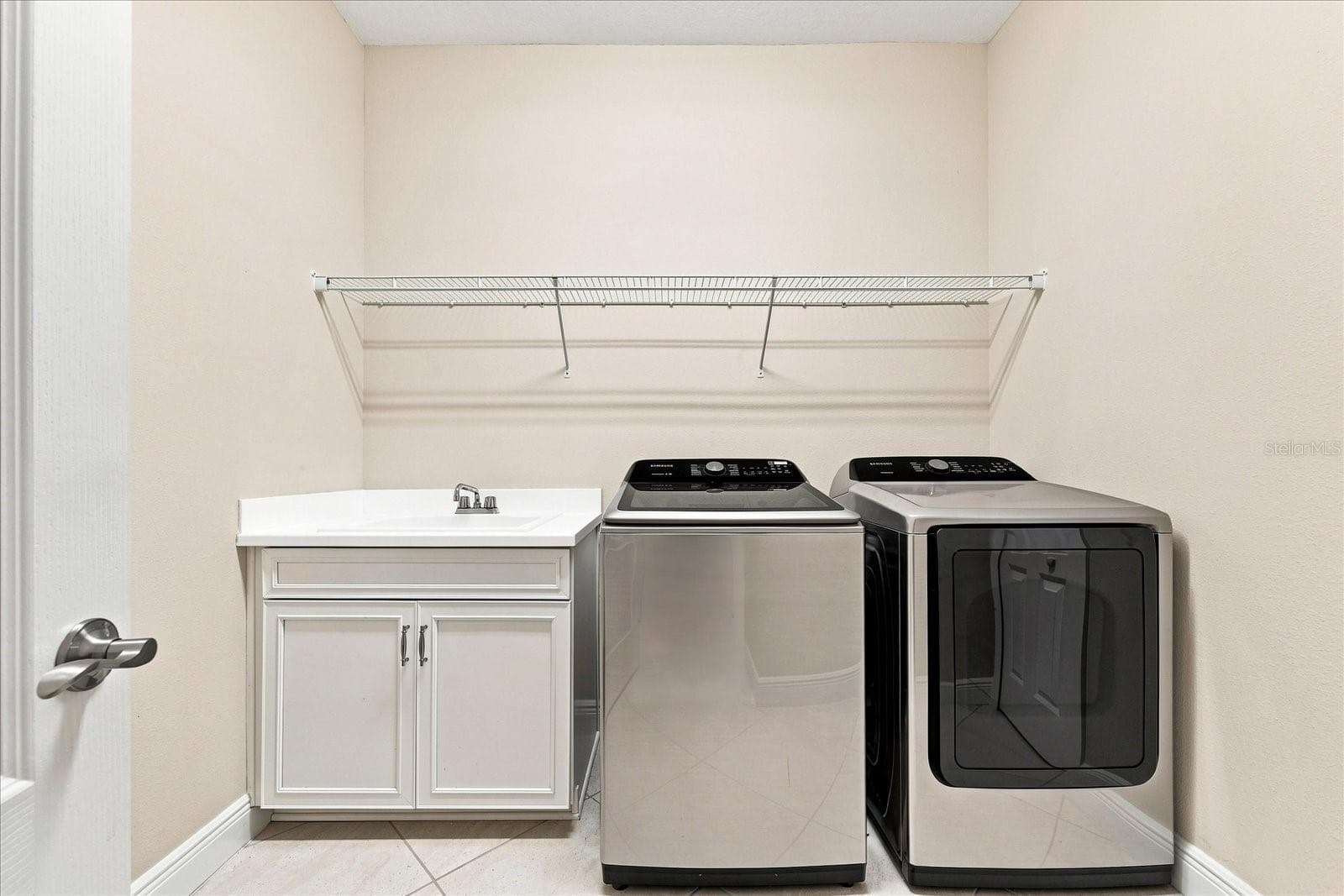 LAUNDRY ROOM WITH CLOSET - 3036 SKY BLUE CV, LAKEWOOD RANCH