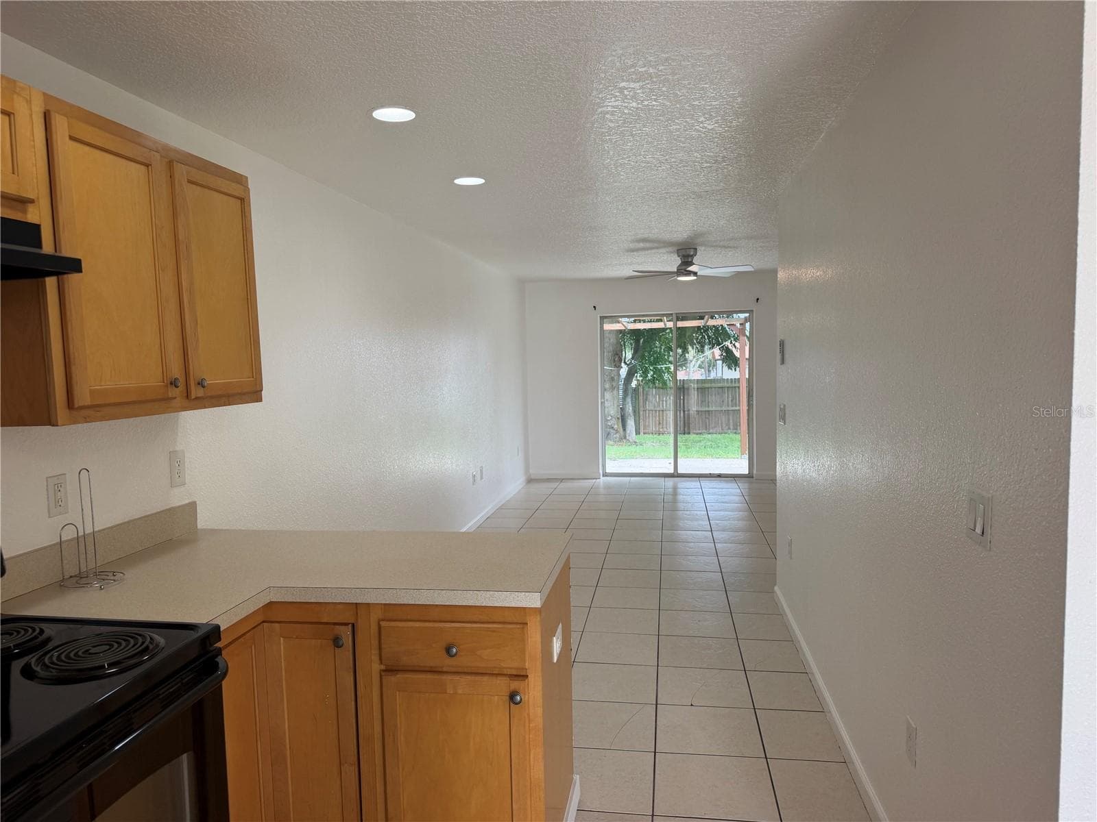 Duplex at 752 E BROOME ST, CLERMONT, photo 4 of 10