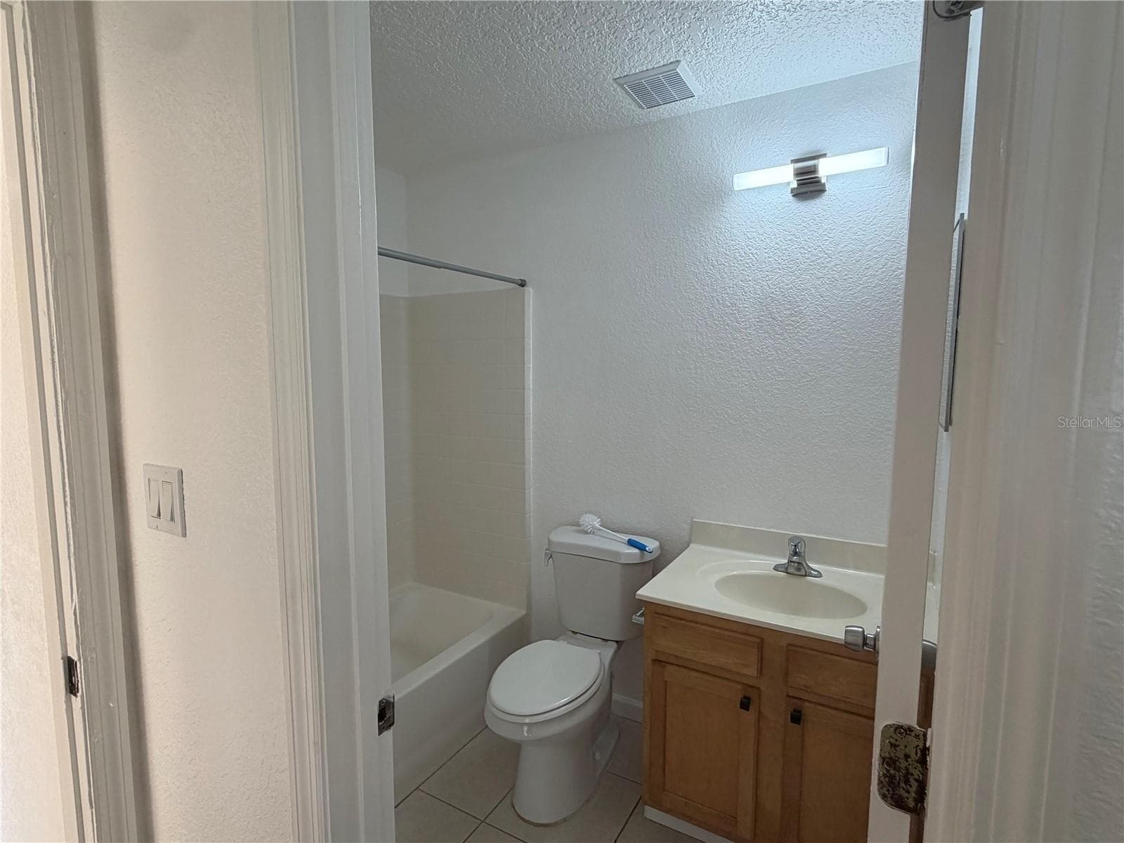 Duplex at 752 E BROOME ST, CLERMONT, photo 6 of 10