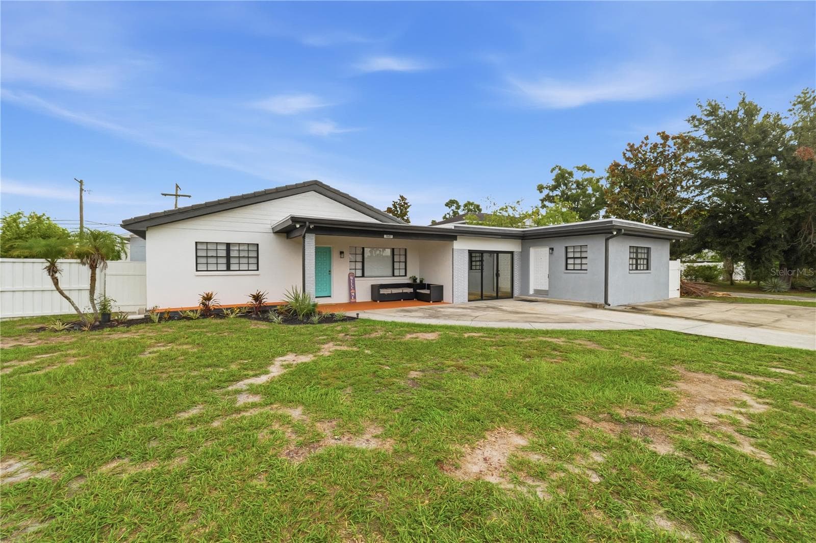 Single Family Residence at 2607 W CREST AVE, TAMPA, photo 5 of 48