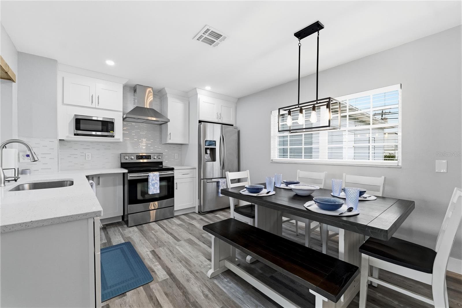 Single Family Residence at 2607 W CREST AVE, TAMPA, photo 11 of 48