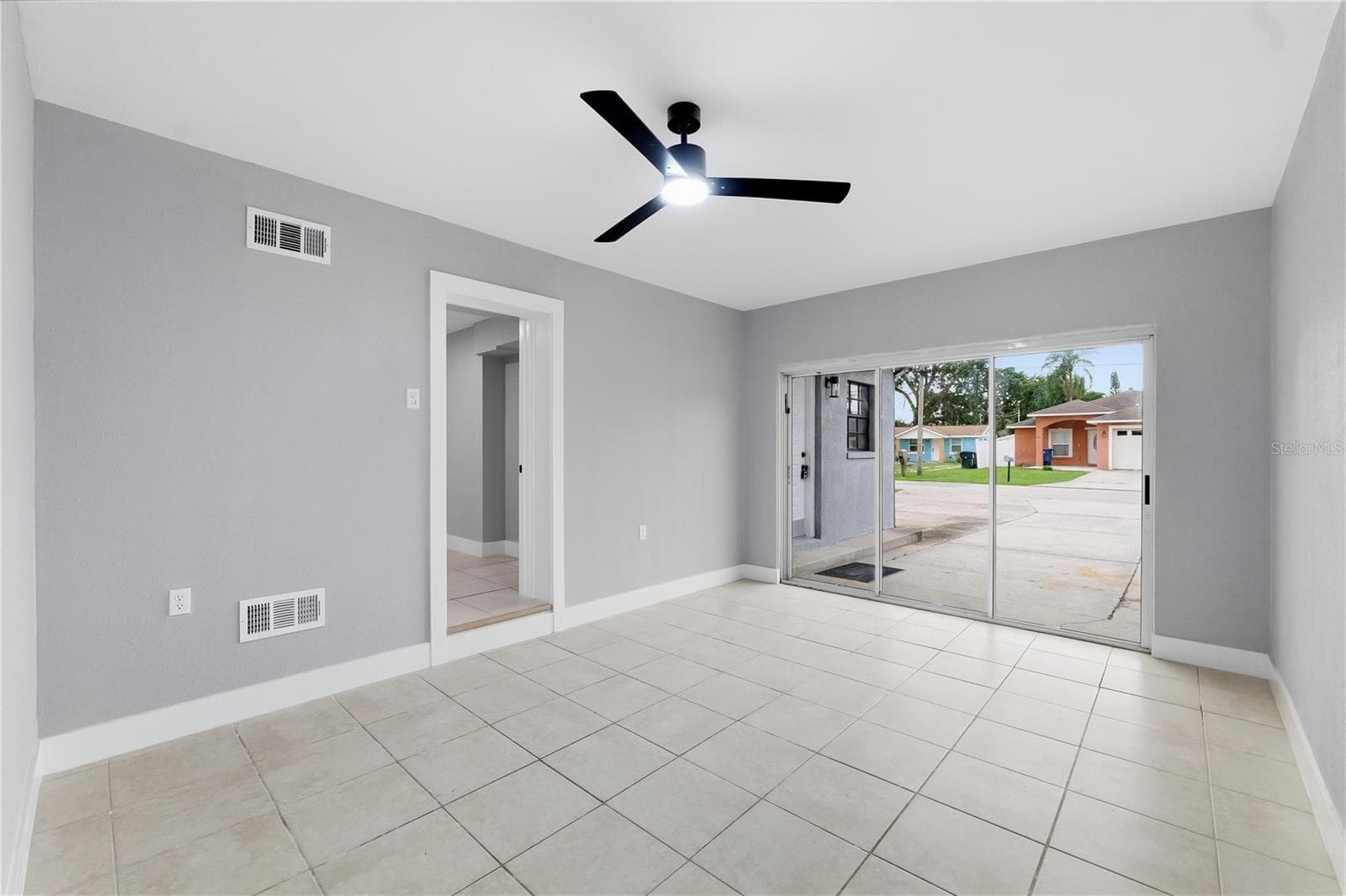 Single Family Residence at 2607 W CREST AVE, TAMPA, photo 21 of 48