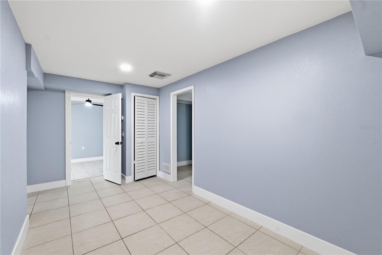 Single Family Residence at 2607 W CREST AVE, TAMPA, photo 22 of 48