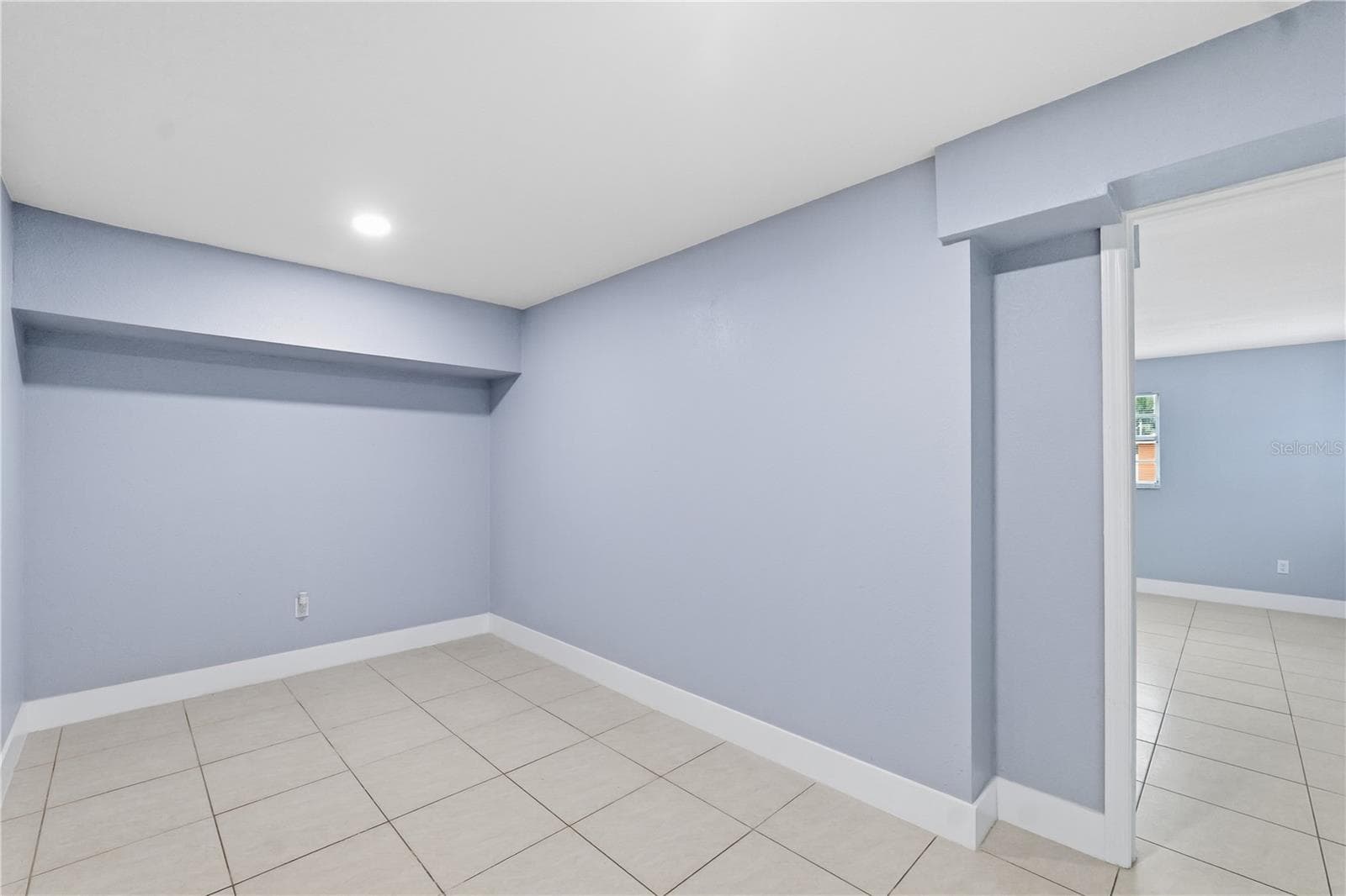 Single Family Residence at 2607 W CREST AVE, TAMPA, photo 23 of 48
