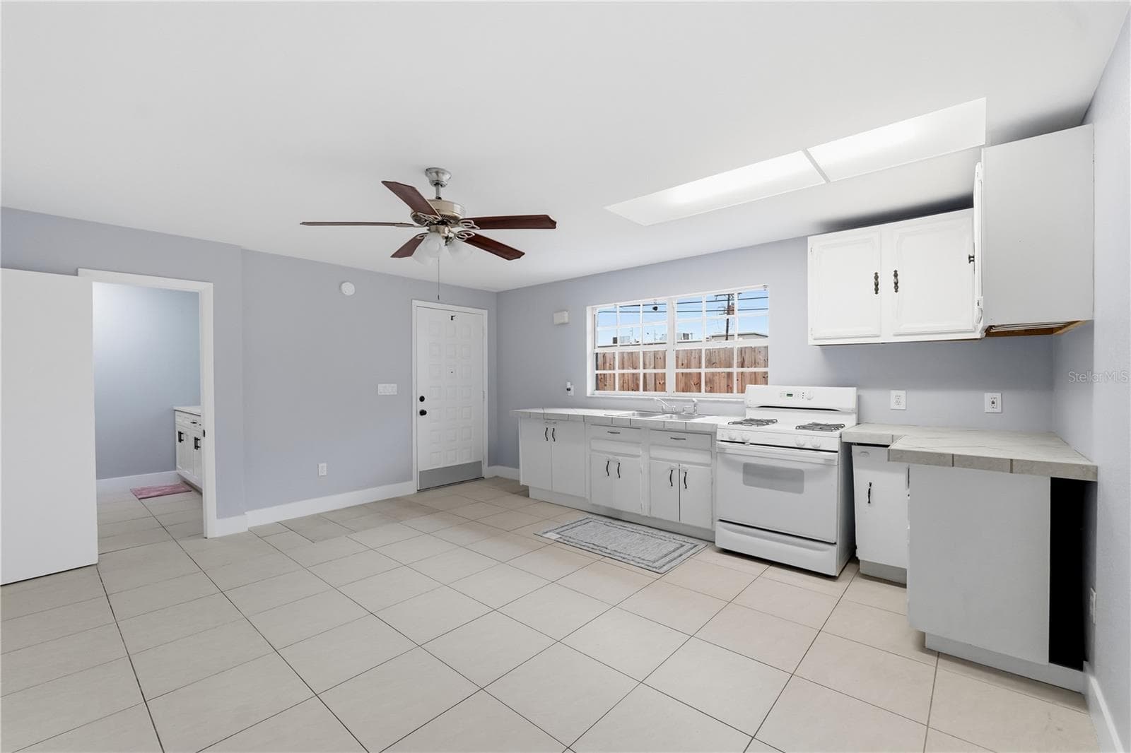 Single Family Residence at 2607 W CREST AVE, TAMPA, photo 26 of 48