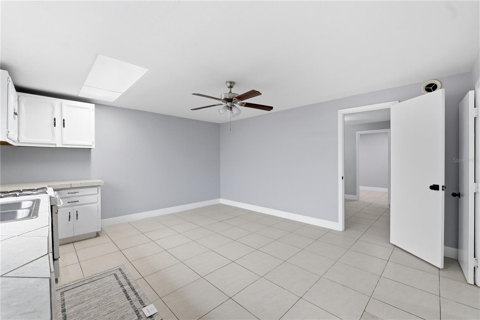 Single Family Residence at 2607 W CREST AVE, TAMPA, photo 27 of 48