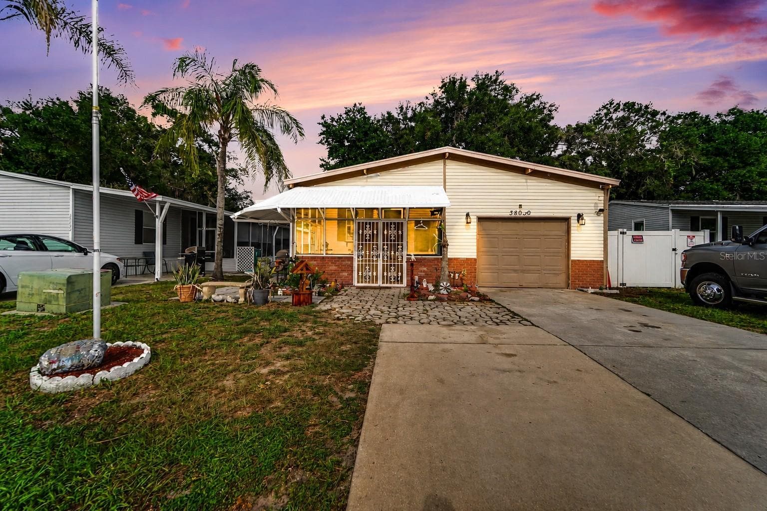 38030 LAWANDA LOOP