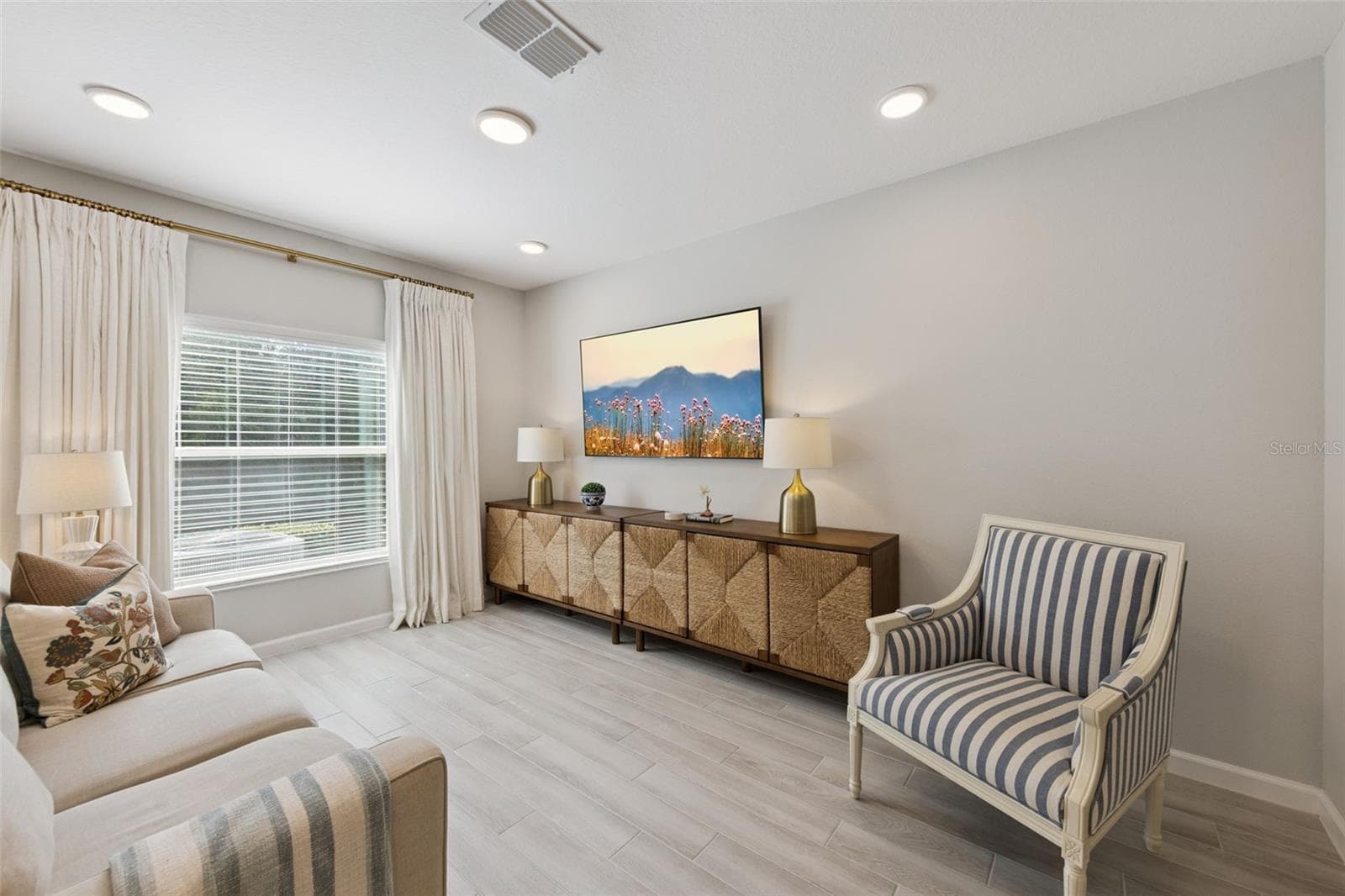 Living Room - 3129 RIVERBOAT WAY, OVIEDO