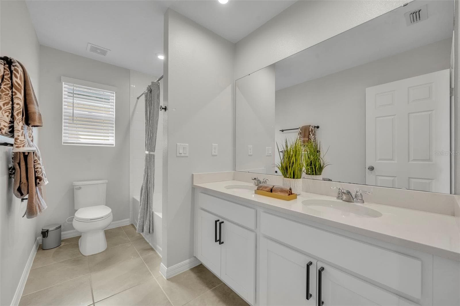 Single Family Residence at 11844 FOUNDERS ST, ORLANDO, photo 17 of 41