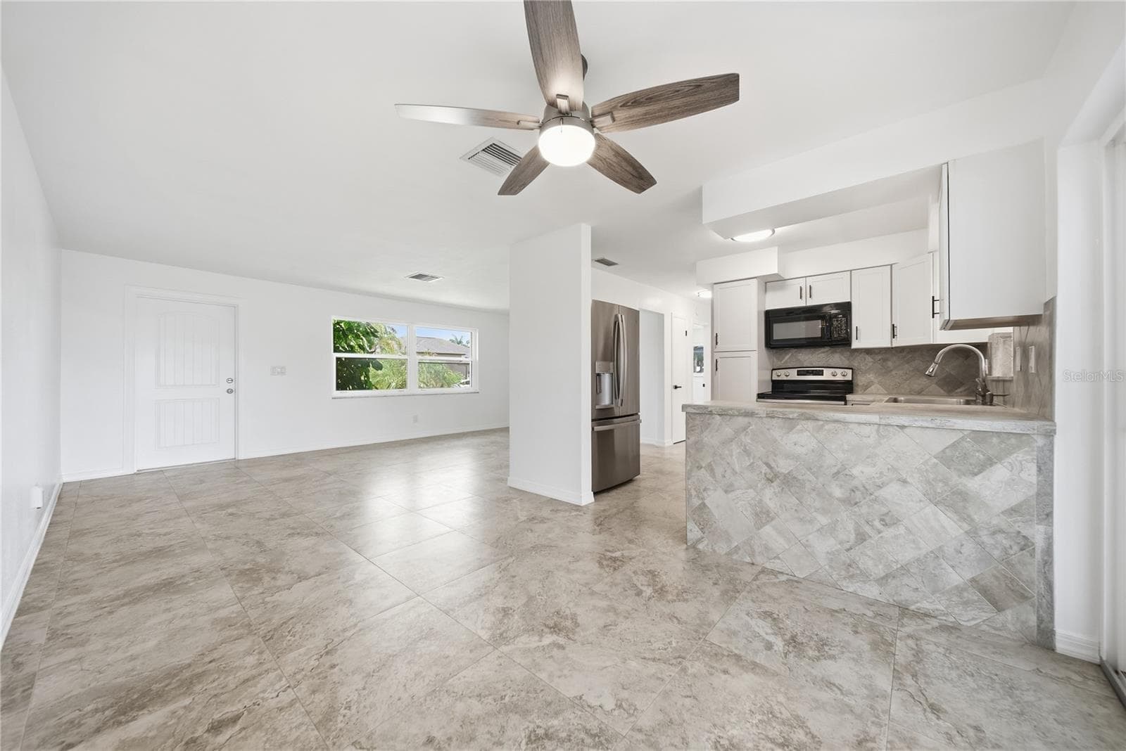 Single Family Residence at 3106 SE 18TH PL, CAPE CORAL, photo 11 of 47