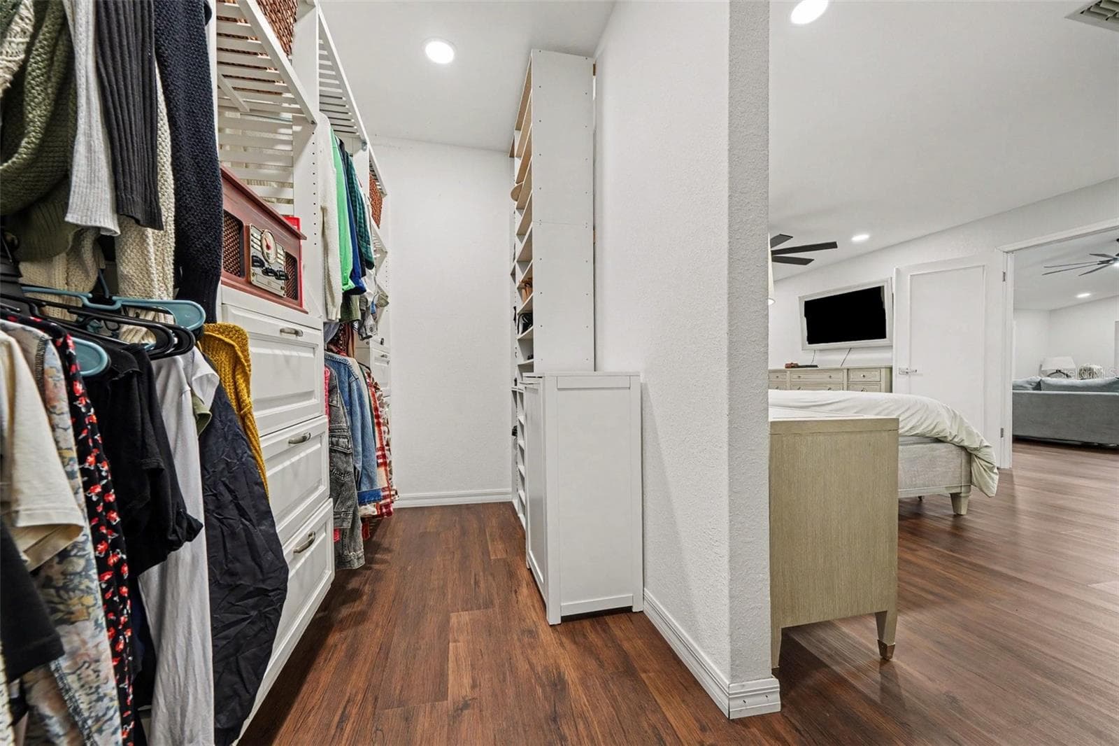 Primary BR walk-in closet - 1592 SKYLINE DR, KISSIMMEE