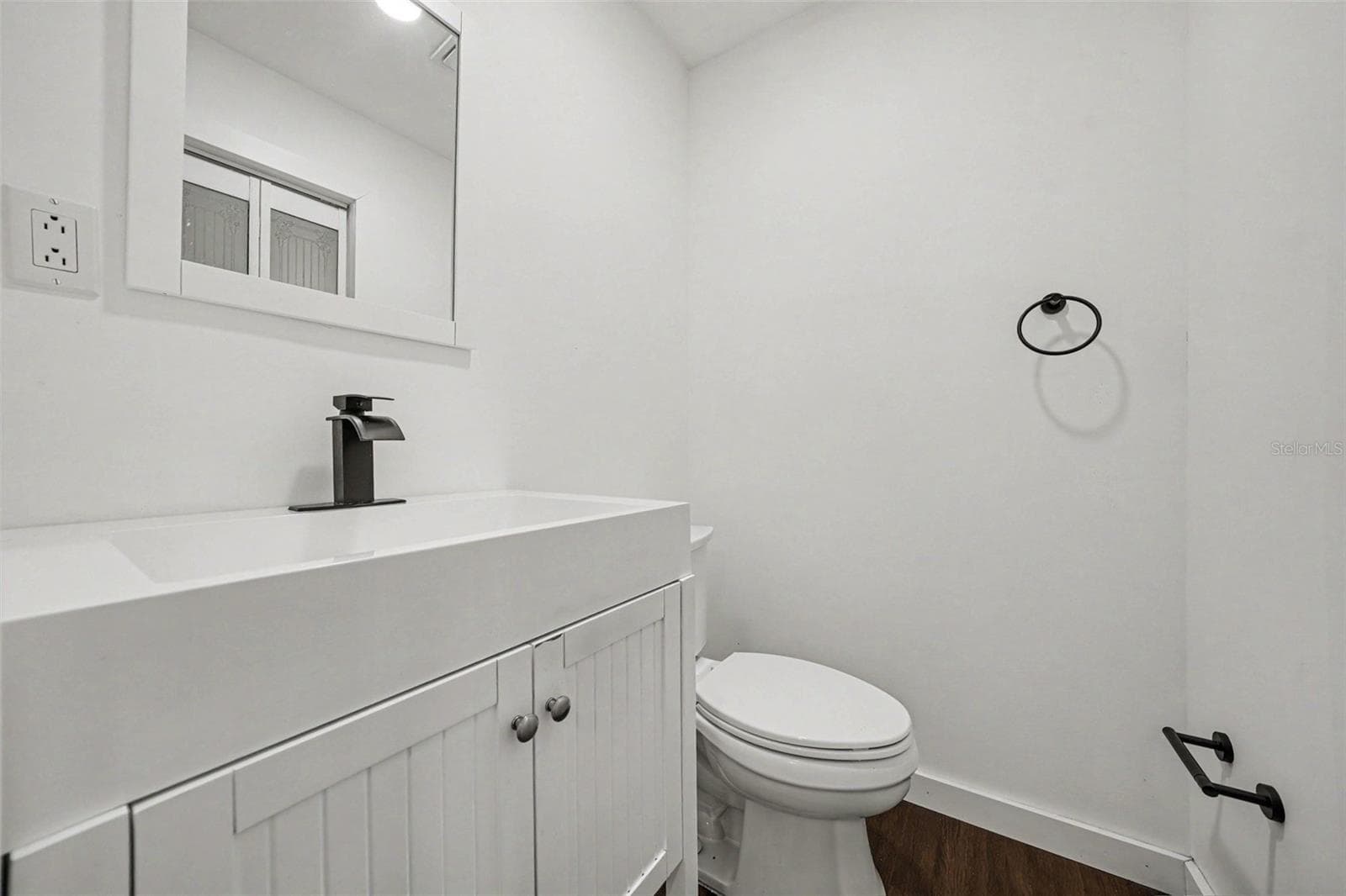 1/2 Bathroom connected to 3rd BR - 1592 SKYLINE DR, KISSIMMEE
