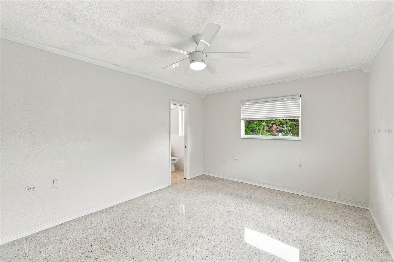 Primary Bedroom looking towards Bath - 1342 SNELL ISLE BLVD NE #4, ST PETERSBURG