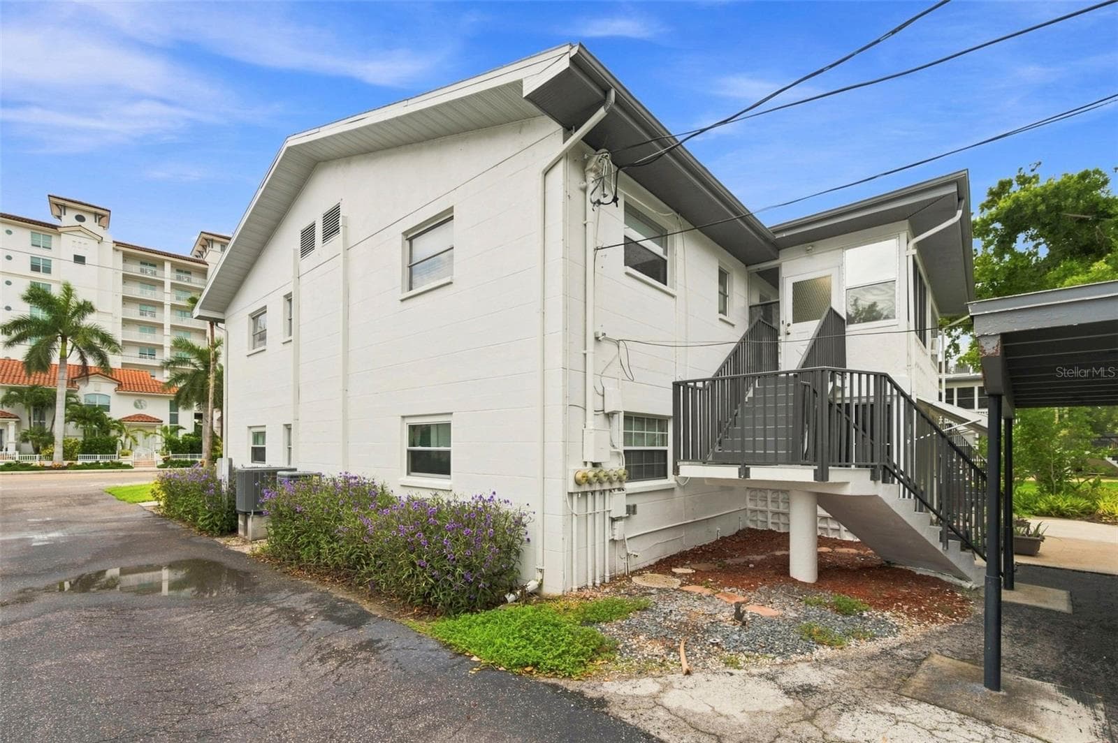 Back Stairs - 1342 SNELL ISLE BLVD NE #4, ST PETERSBURG