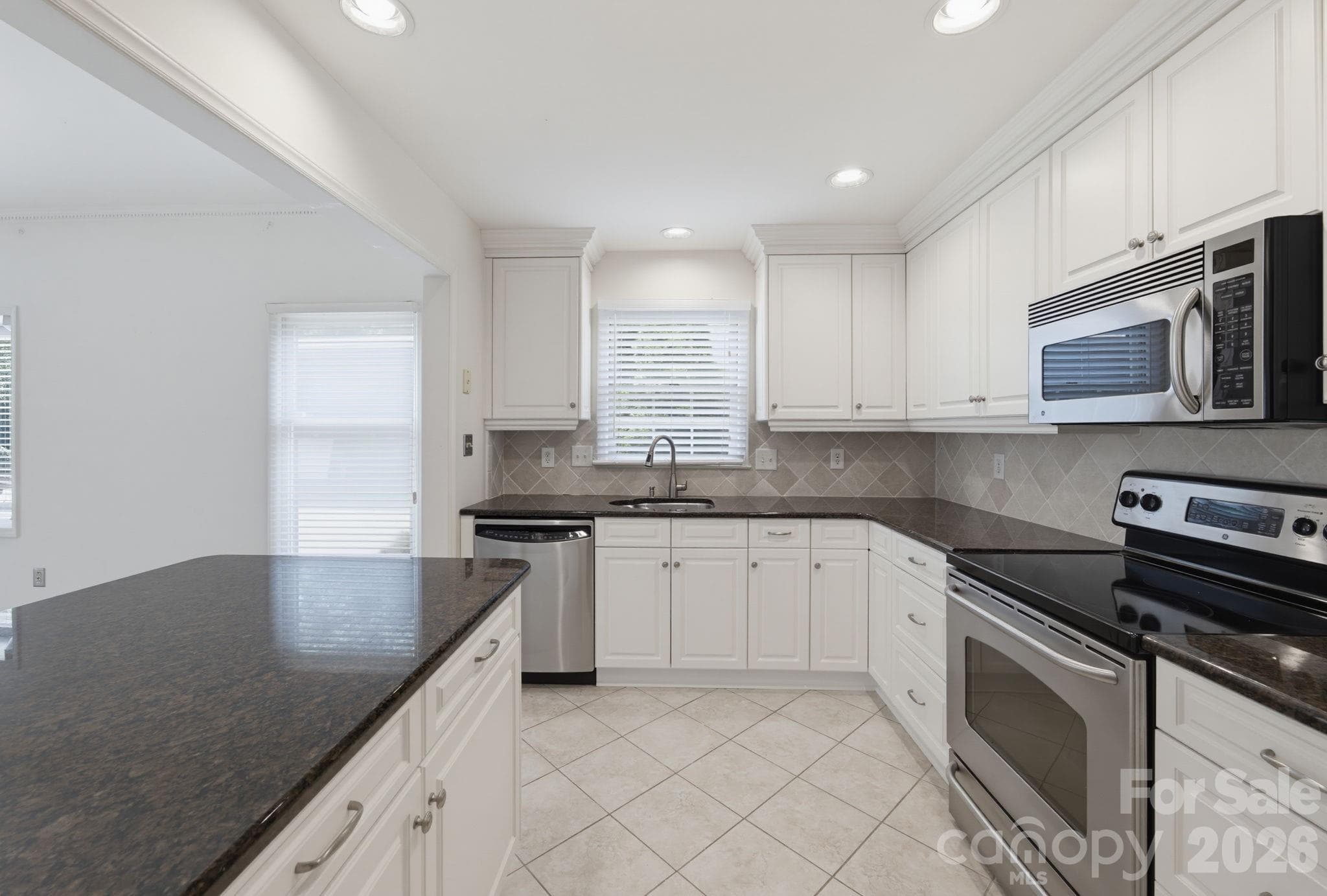 Condominium at Charlotte, photo 2 of 27